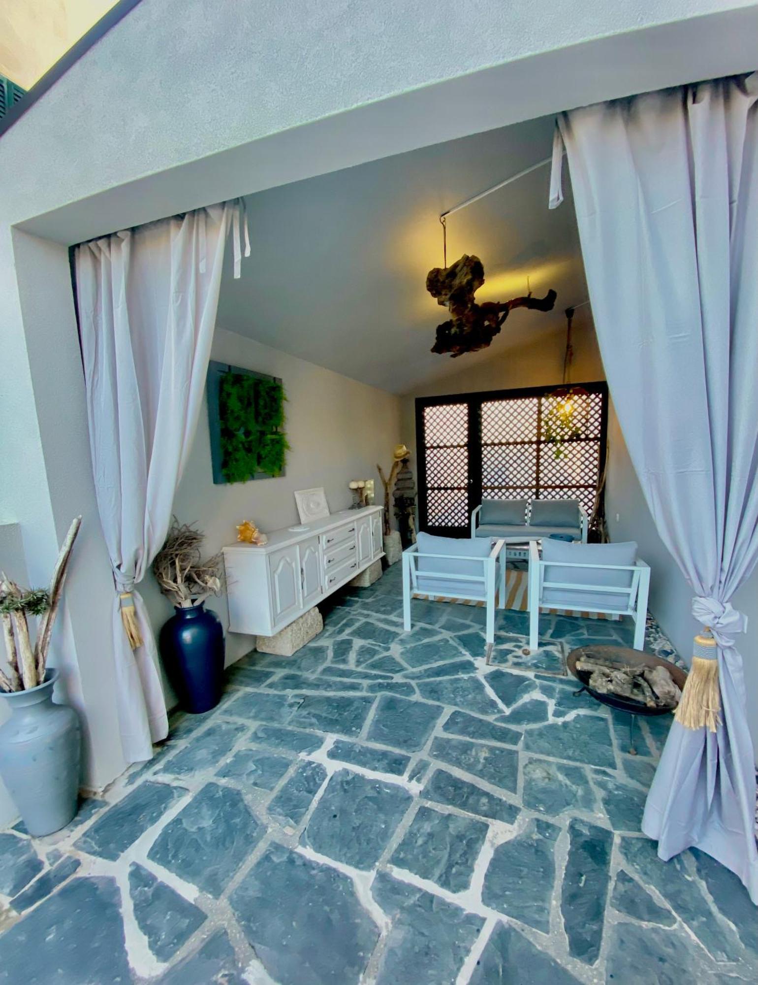 On The Way - Mindelo Beach/Guest House 외부 사진